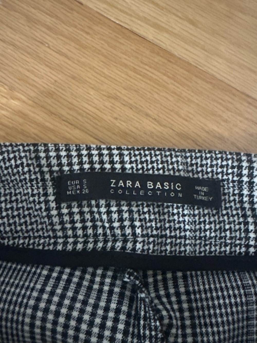 Zara Black & White Plaid High-Waist Ruffle Shorts SIZE SMALL - Picture 3 of 3